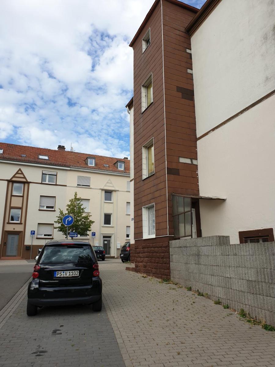 Viktor - Housity