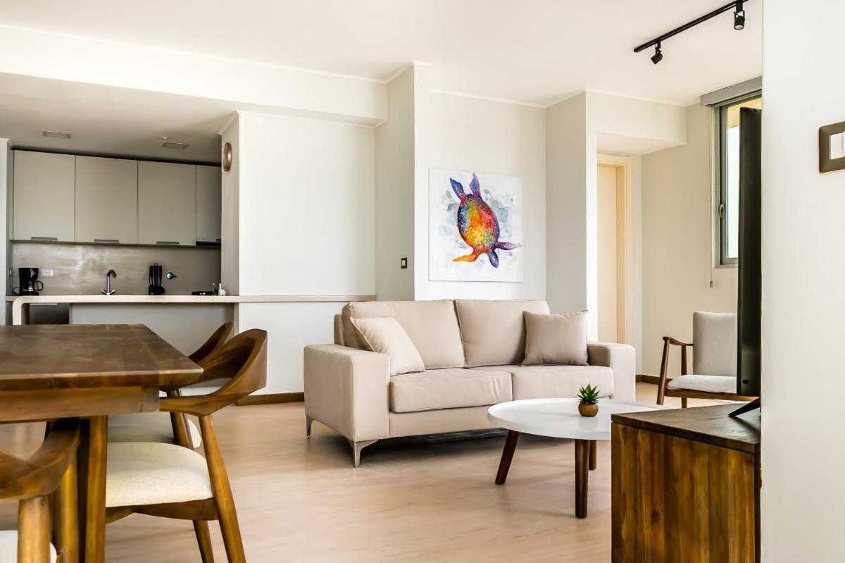 Best Accommodation Ocean View Apartment - PH Quartier Del Mar - Housity
