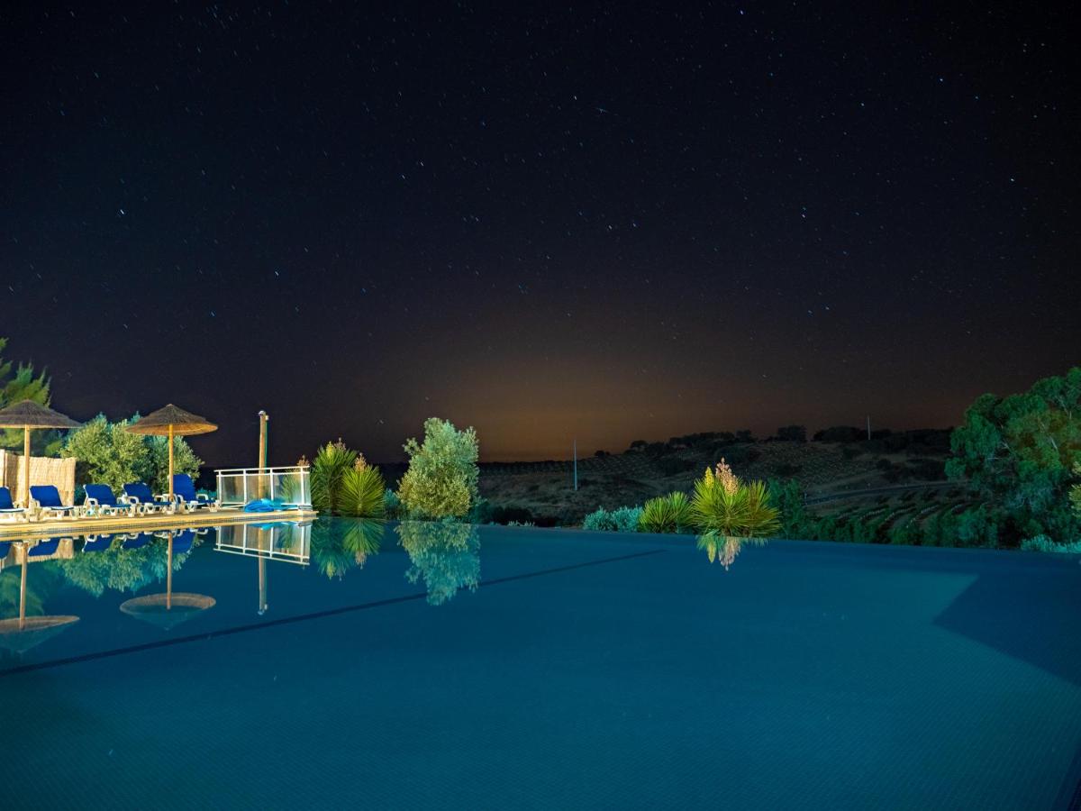 A piscina em ou perto de Hotel O Gato & Spa