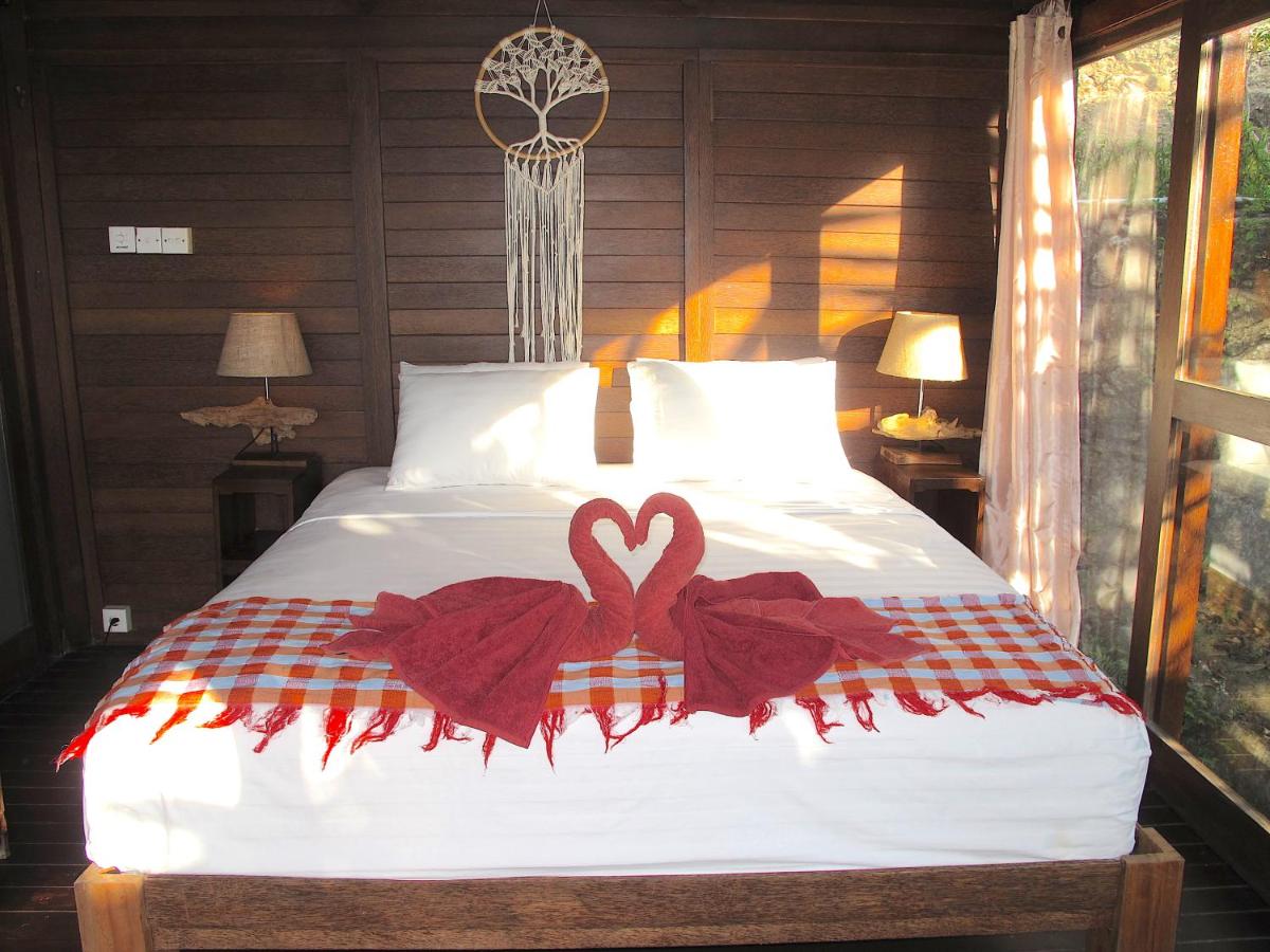 Twin Island Villas & Dive Resort - Housity