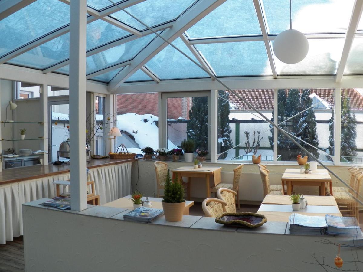 Hotel Deutscher Kaiser - Housity