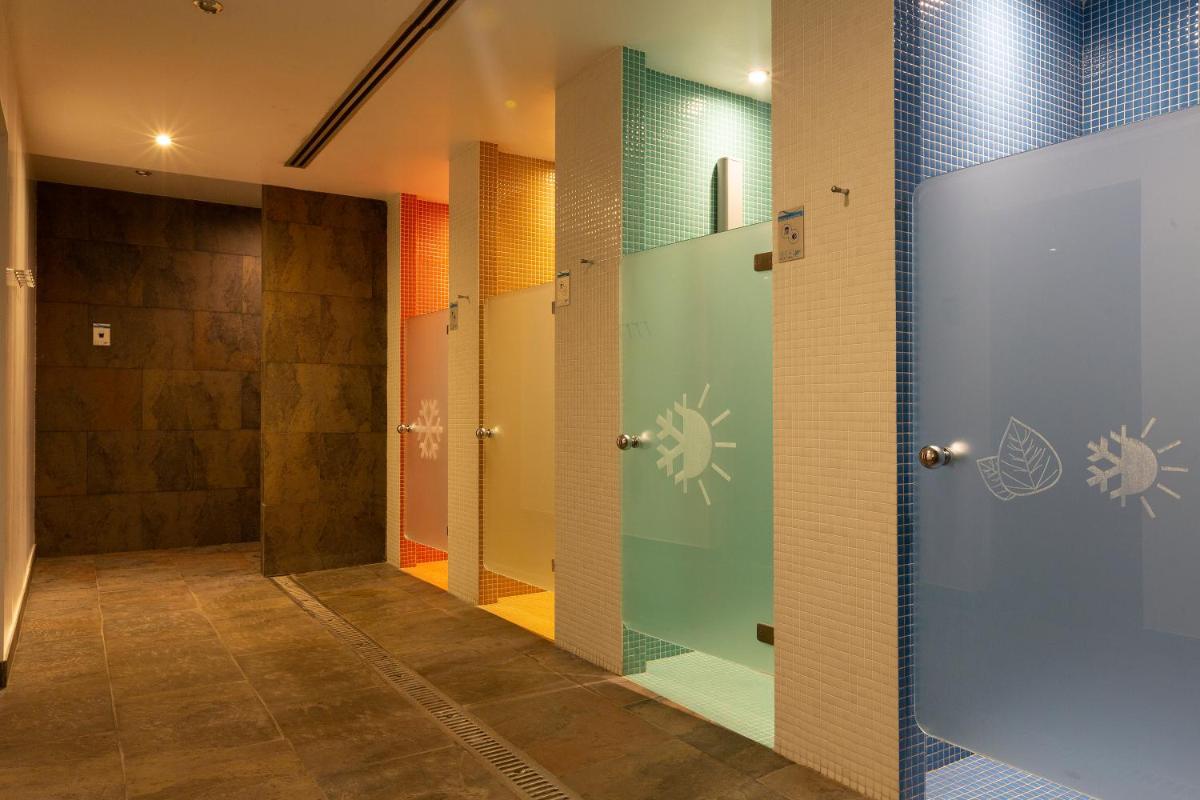Aimia Hotel - Housity
