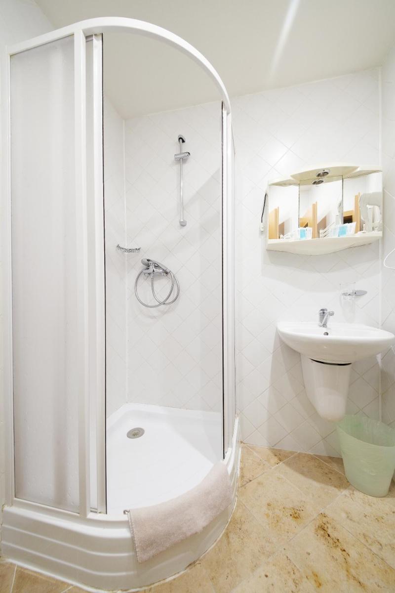 Brezina Pension - Housity