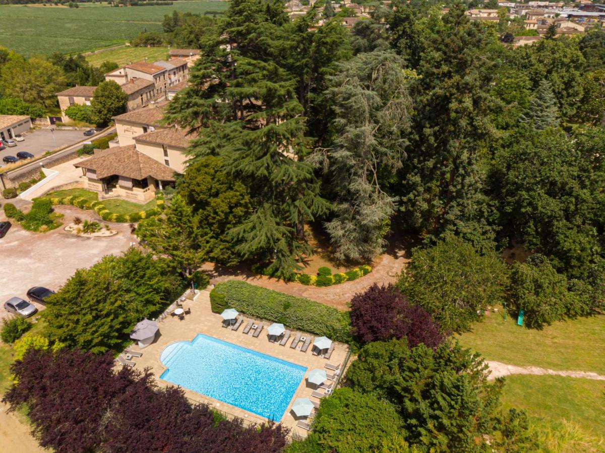 Hôtel Restaurant du Château de la Tour - Housity