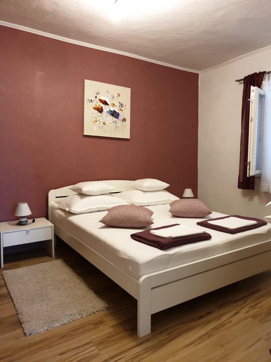 Apartment Mira - Housity