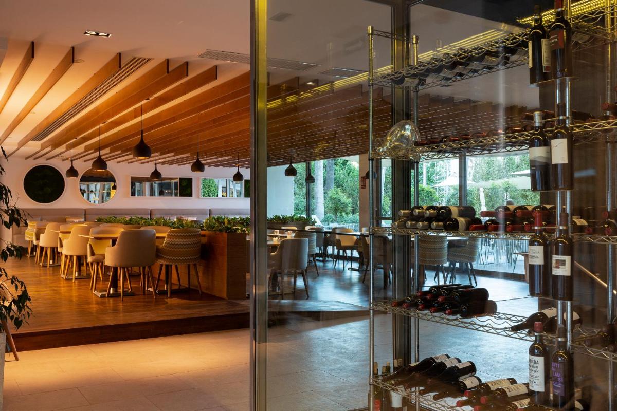 Bebidas en Aimia Hotel