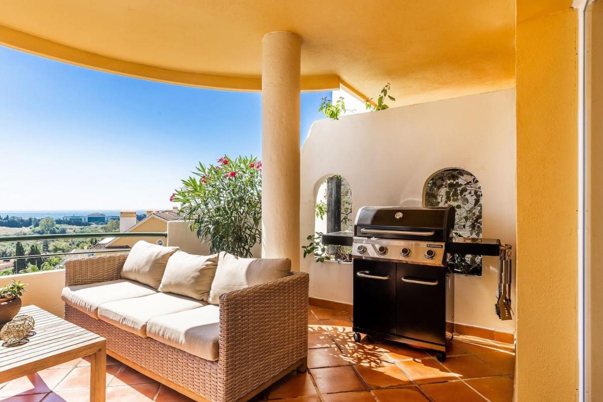 4 bedroom luxury duplex with sea views by Puerto Banus - Housity