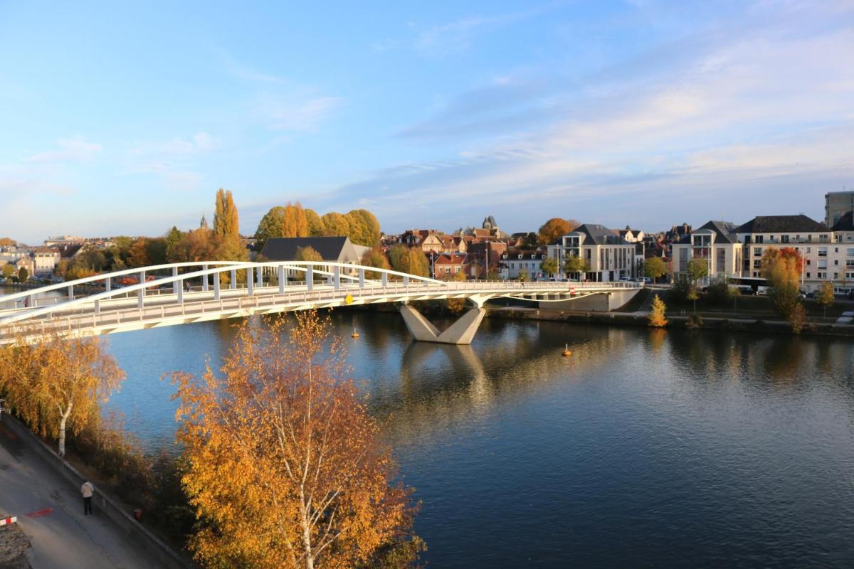 Vue sur la rivière ou le fleuve situé(e) à proximité de l'hôtel