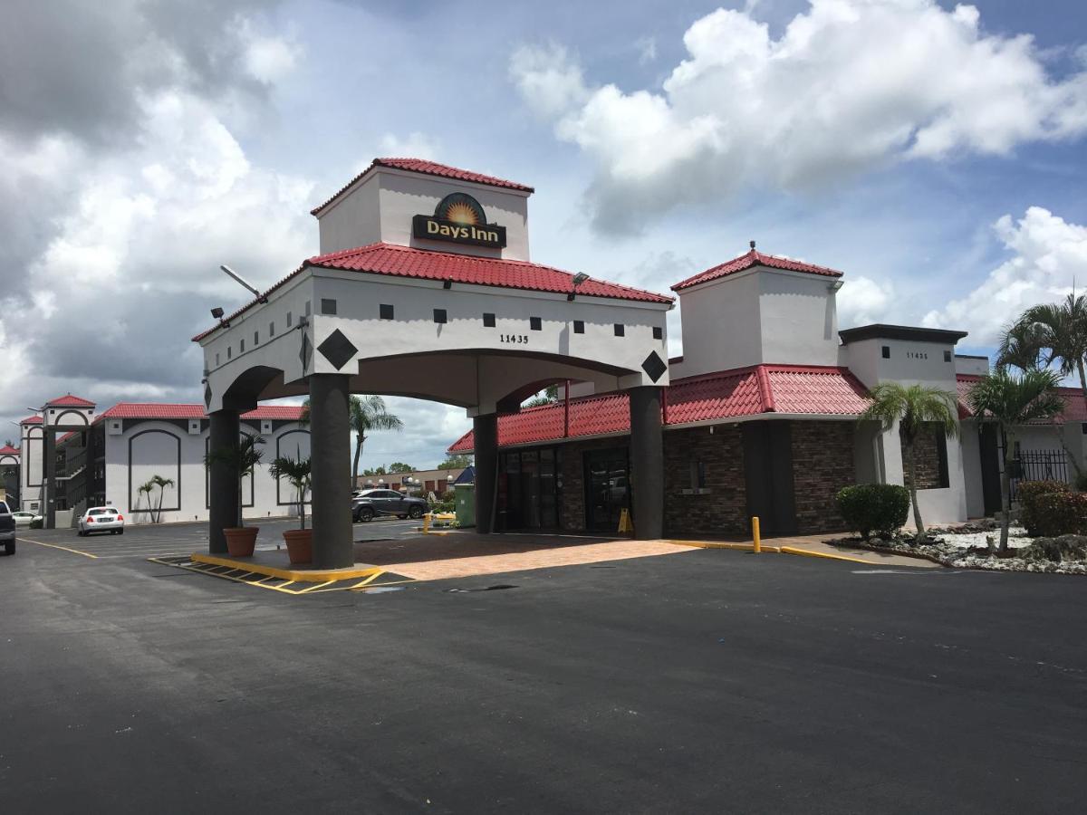 Days Inn by Wyndham Fort Myers - Housity