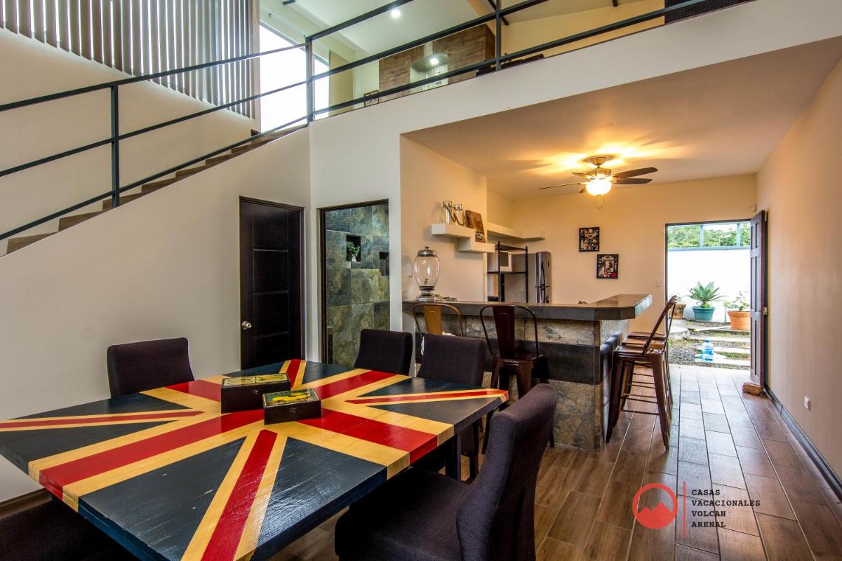 Suitetrails - Majestic Arenal House - Private Pool, WIFI, A / C