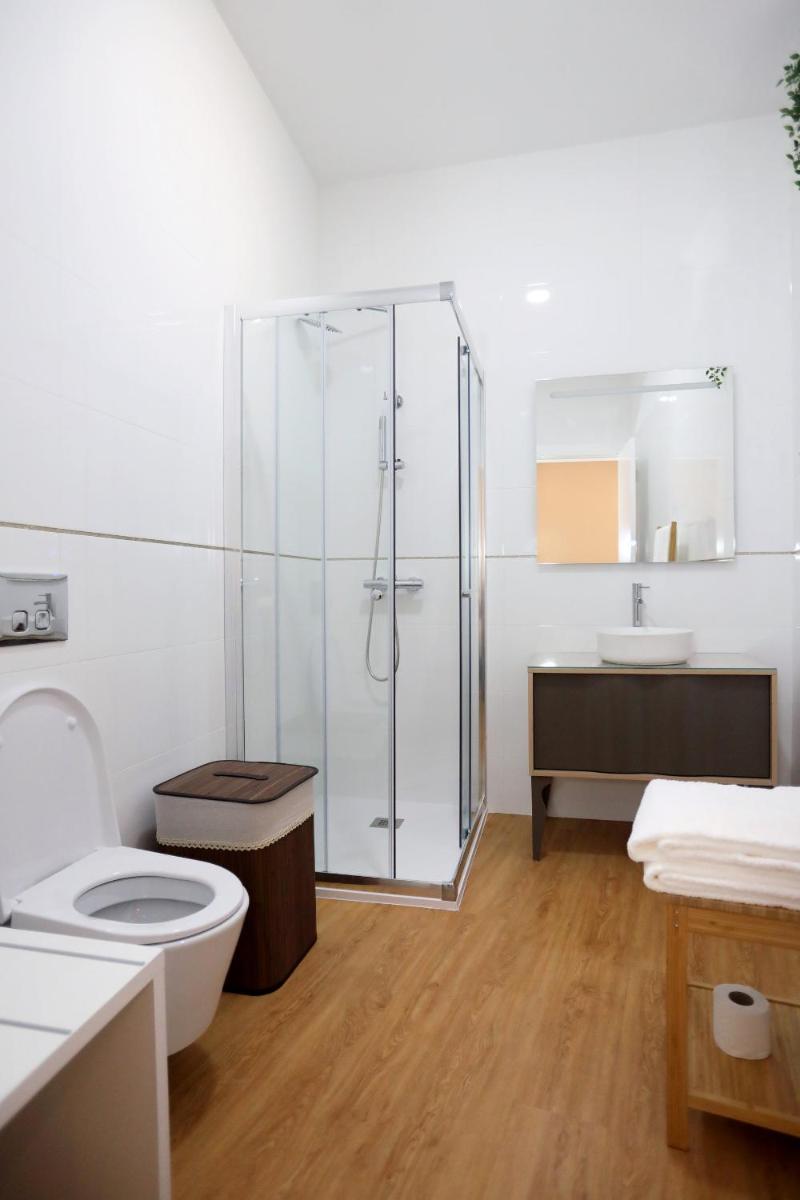 Glass Boutique - Rooms & Suites - Housity