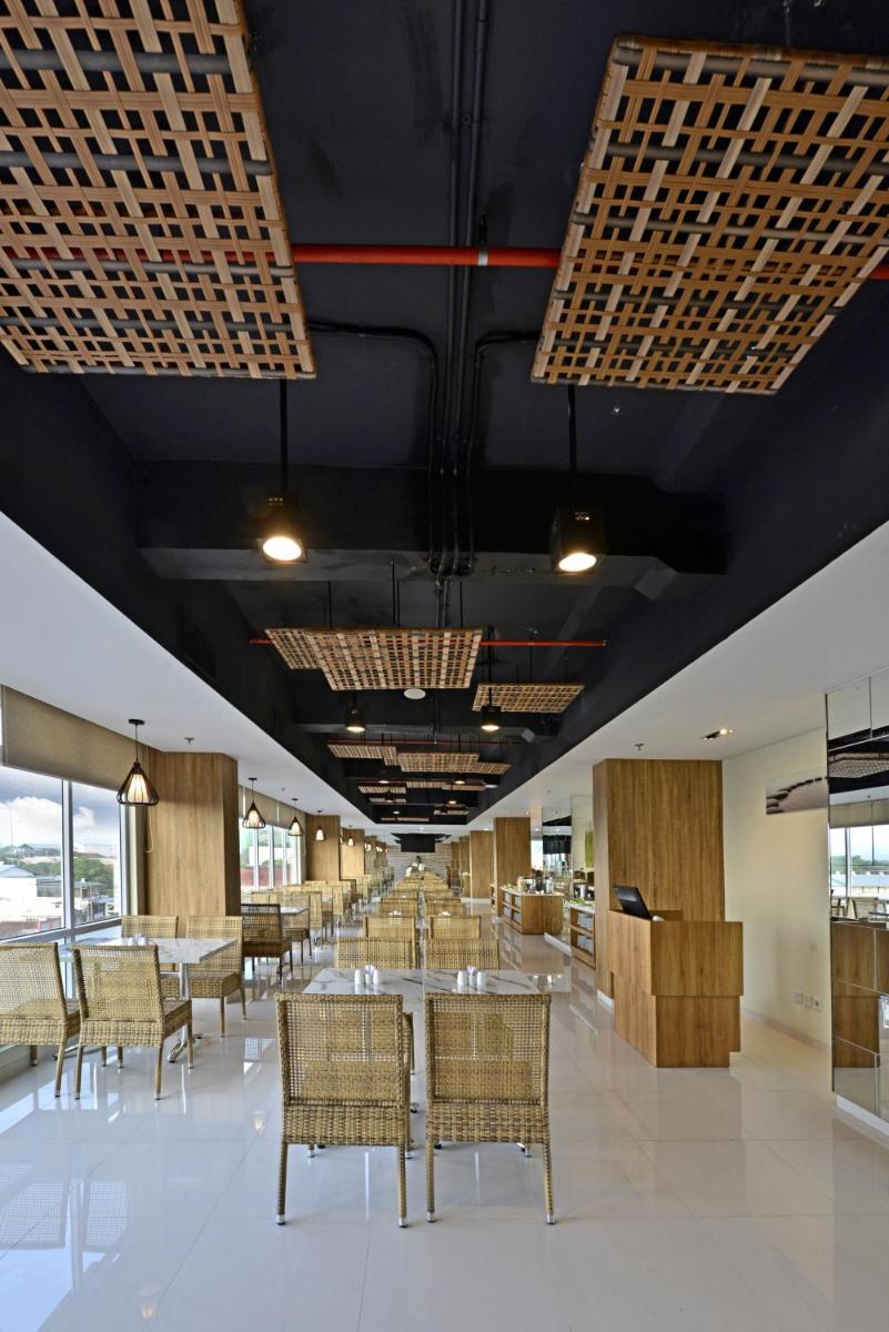 Whiz Prime Hotel Basuki Rahmat Malang - Housity