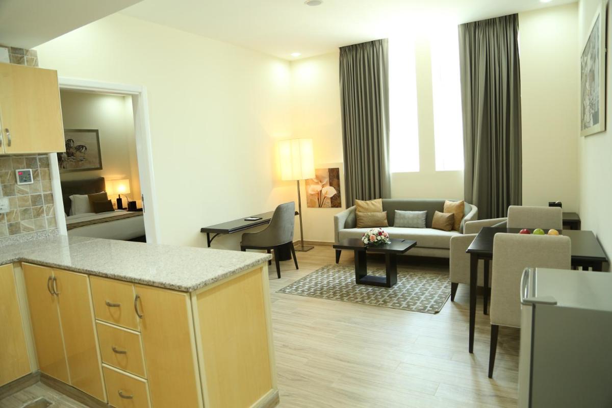 Uptown Hotel Apartment Fujairah By Gewan - Housity