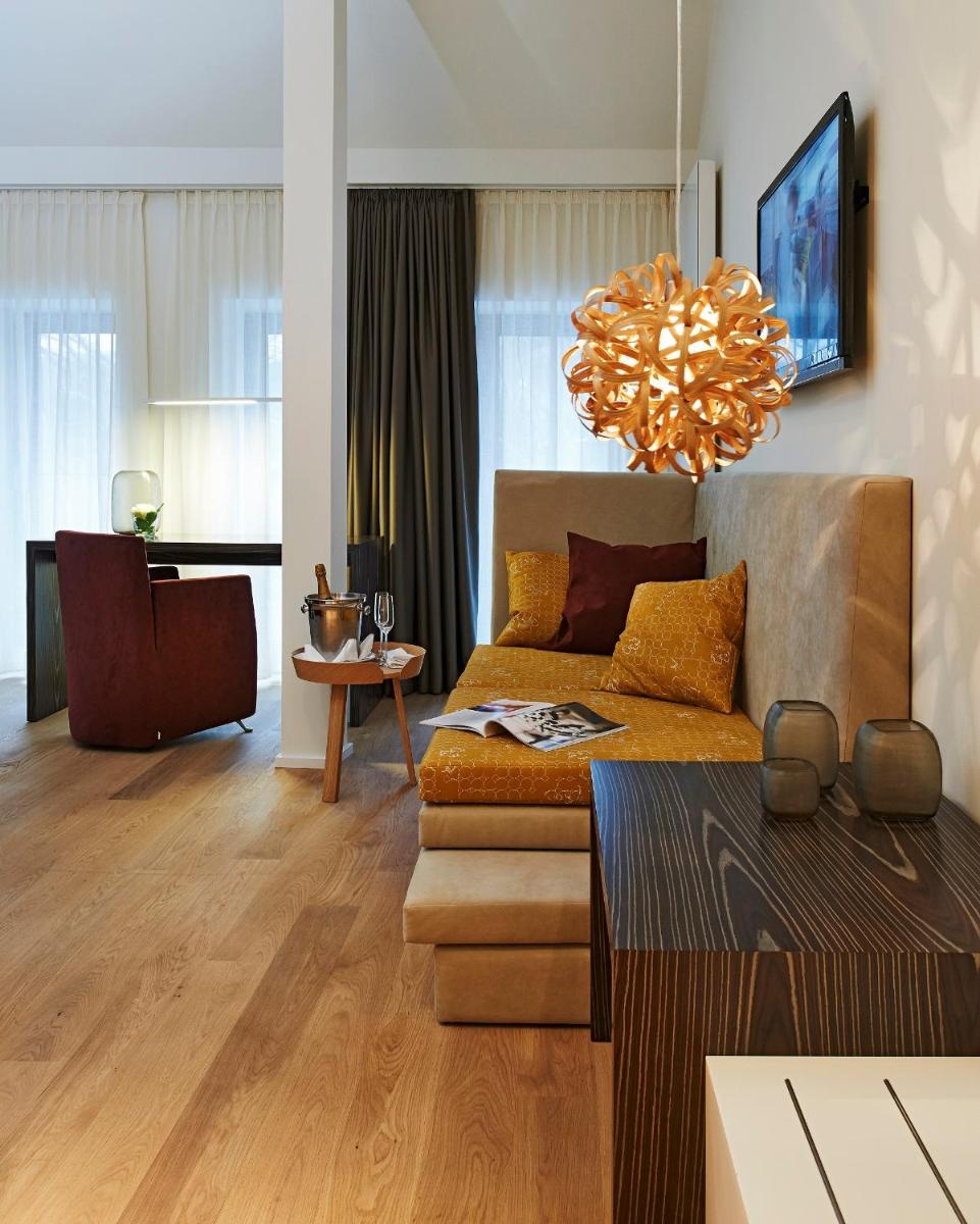 Weinhaus Henninger - Housity