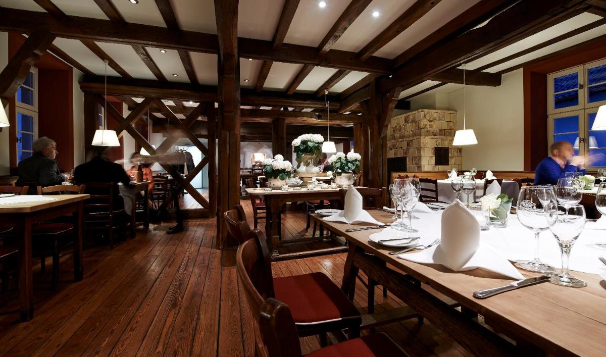 Weinhaus Henninger - Housity