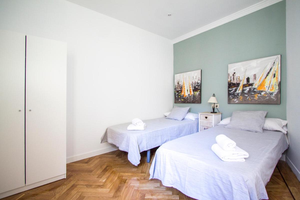 Apartamentos Dali Madrid - Housity
