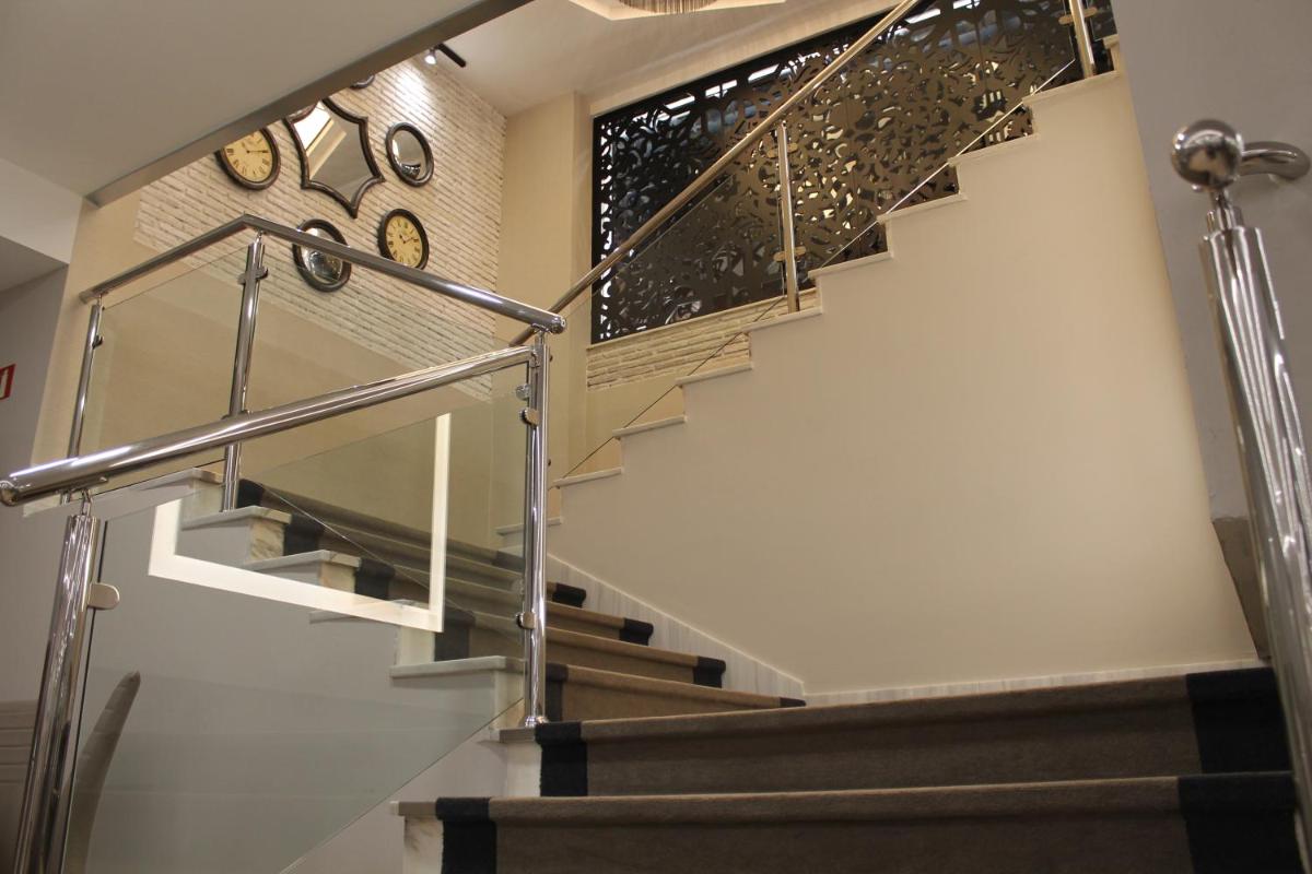 Hotel Paraiso Granada - Housity