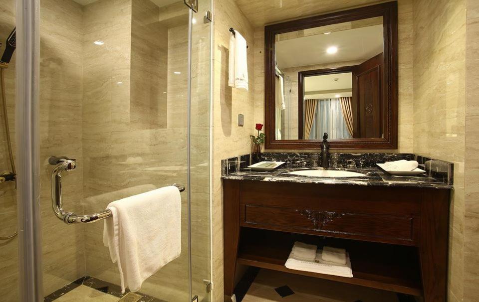 Paris Boutique Hotel Sapa - Housity