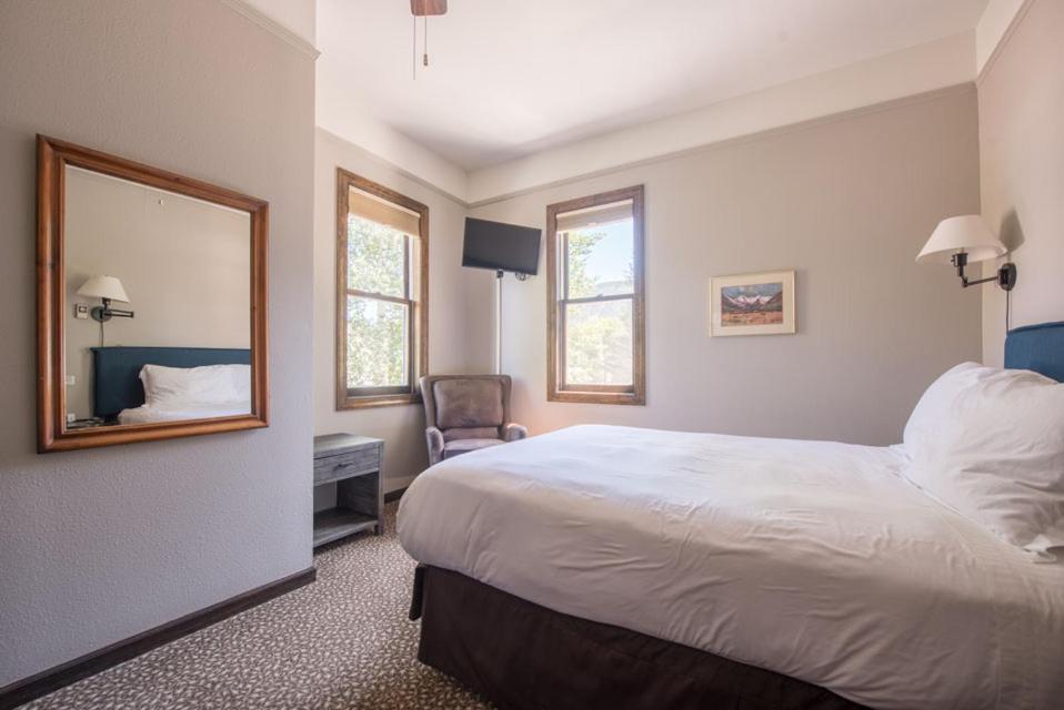 Elk Mountain Lodge - Housity