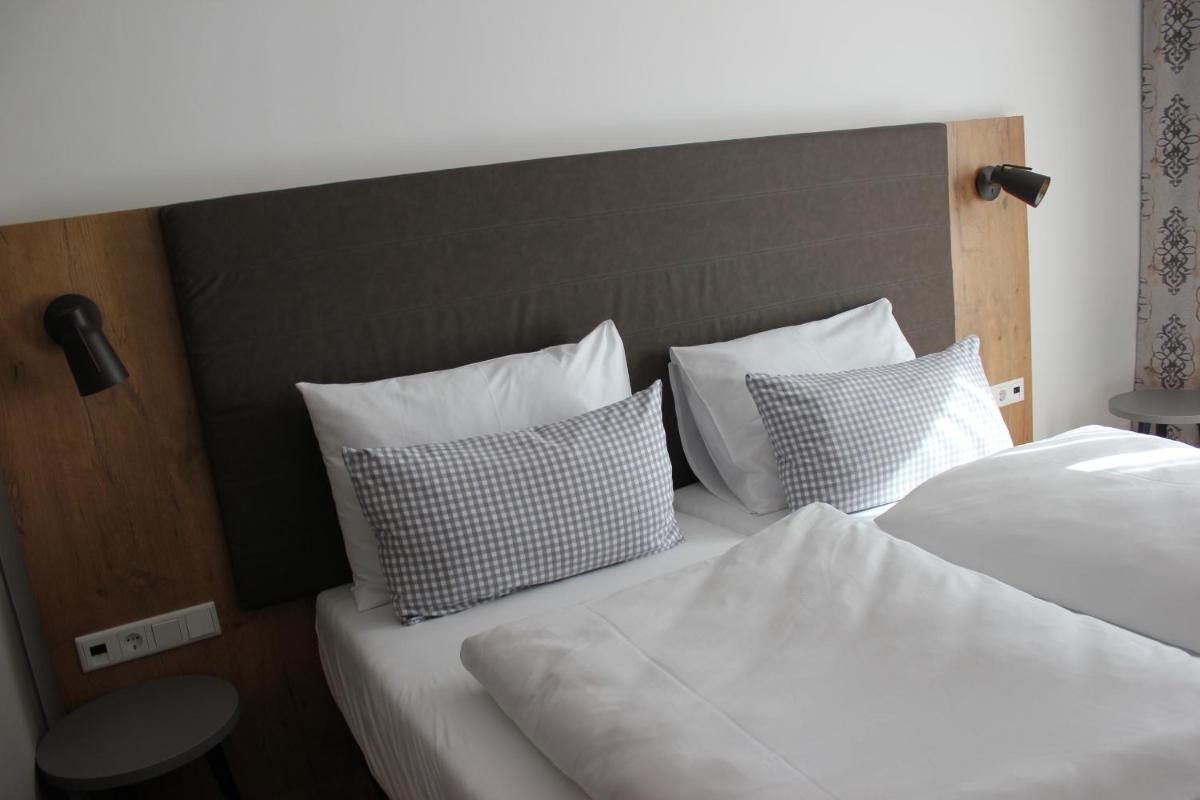 Hotel Brunnthal - Housity
