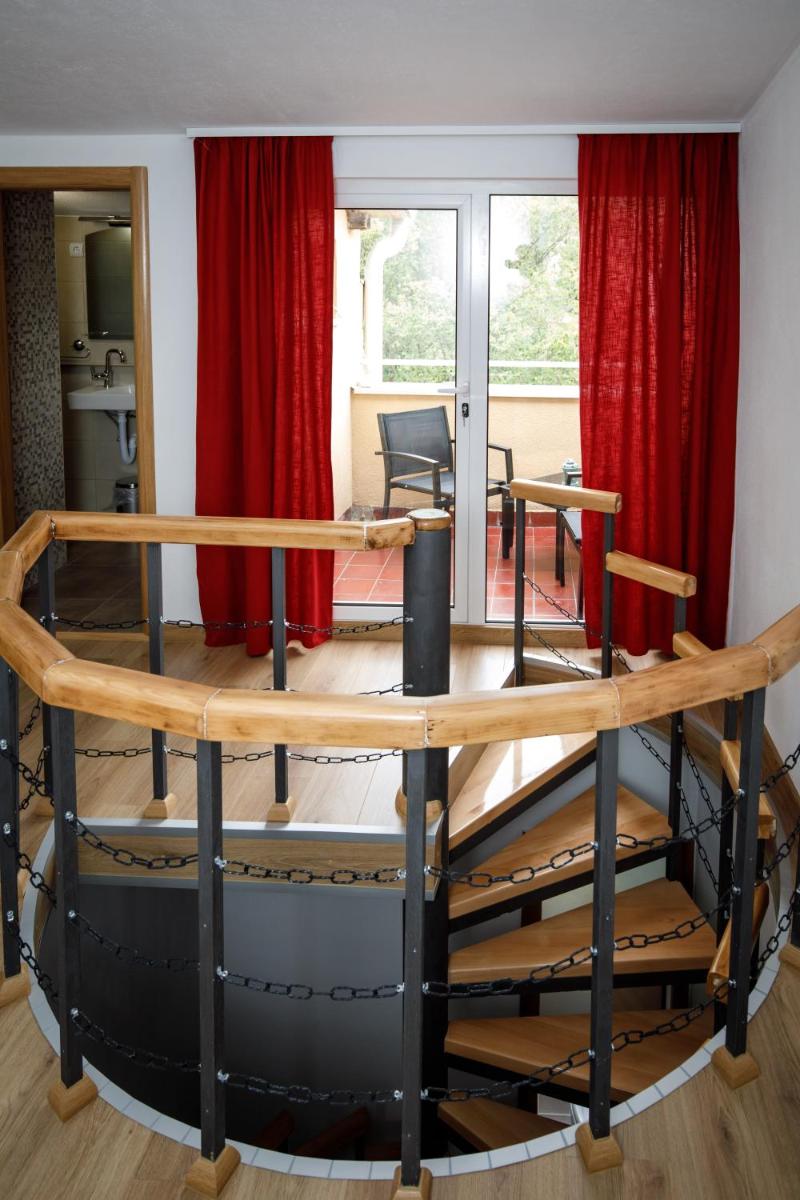 Prenoćište Kastel - Housity