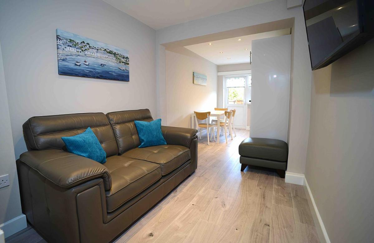 Twelve Apartments - Housity