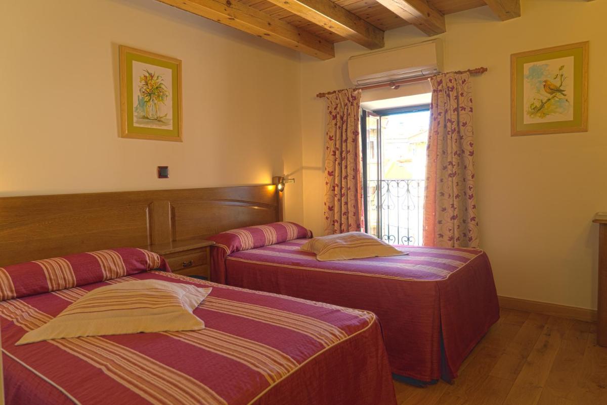 Hotel Jacobeo - Housity