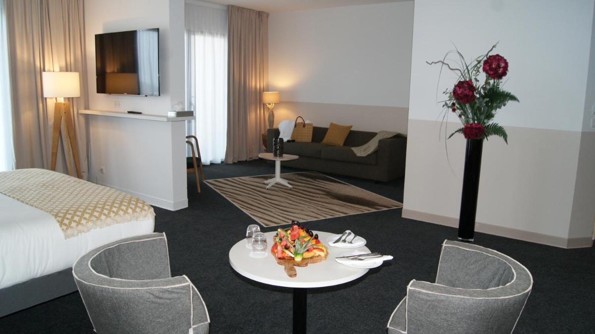 Coin salon dans l'établissement Mercure Hotel & Spa Bastia Biguglia