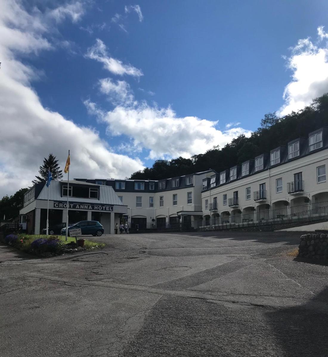 Croit Anna Hotel - Housity
