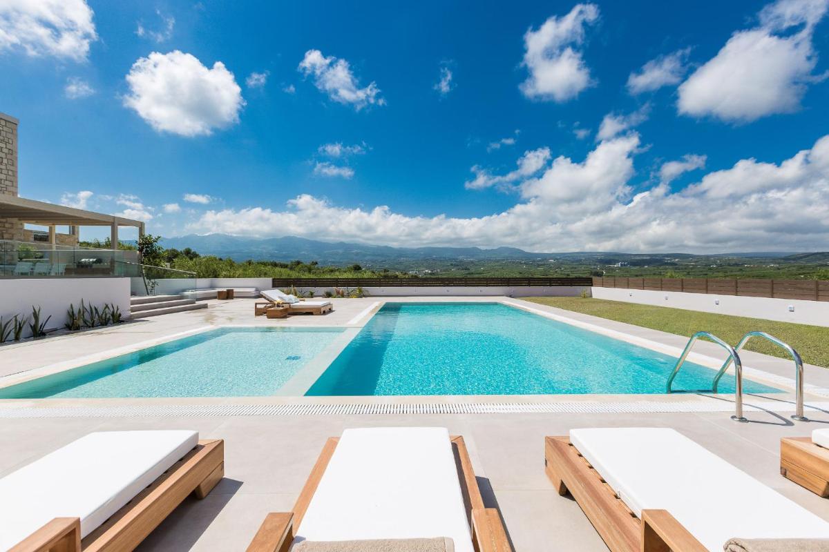 Rosmerta Villa, Chic & Prestigious, By ThinkVilla - Housity