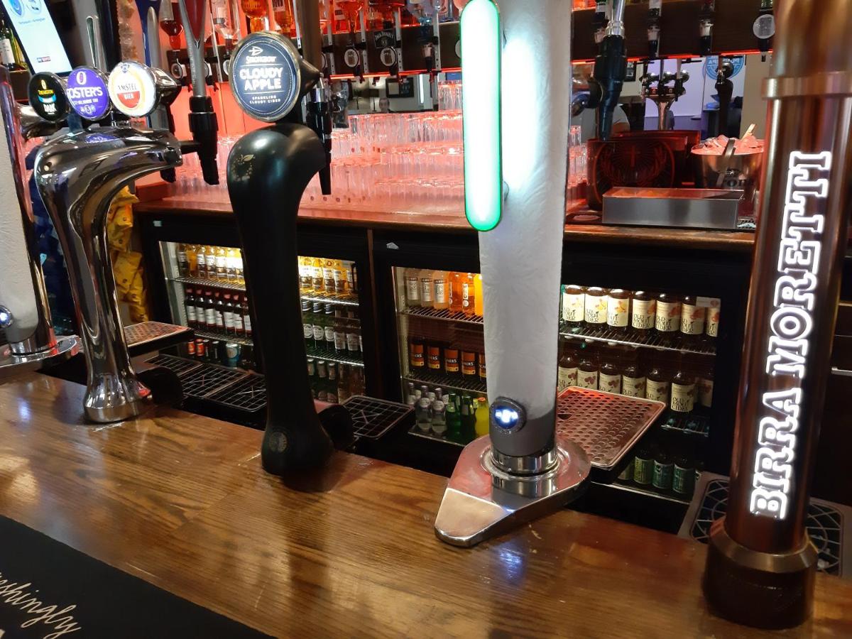 Hanover Hotel & McCartney's Bar - Housity