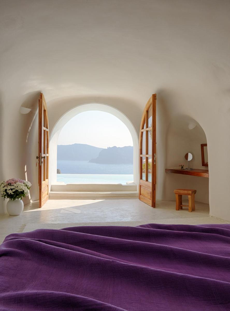 Perivolas Hotel - Housity
