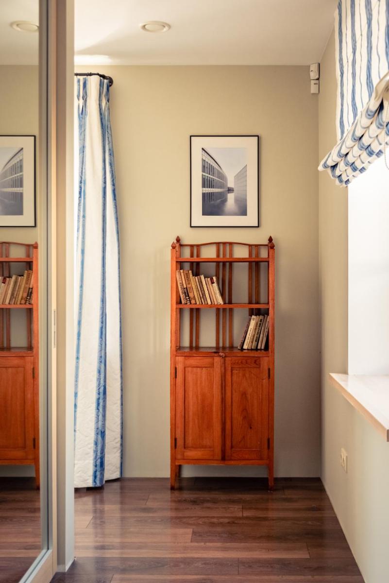 Lake &amp; Library Hotel - Housity