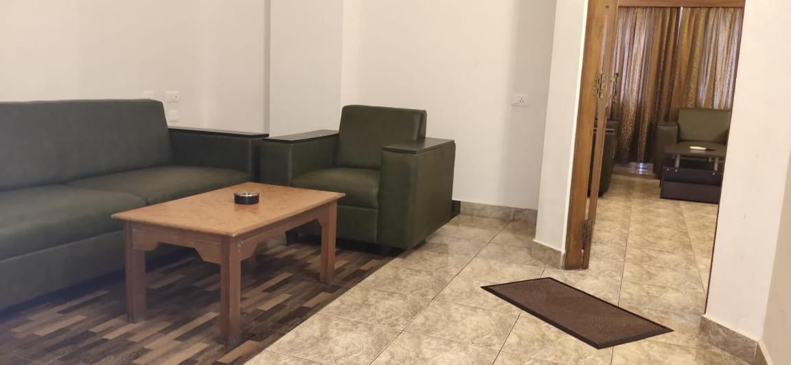 Hotel Sri Ram Residency - Housity