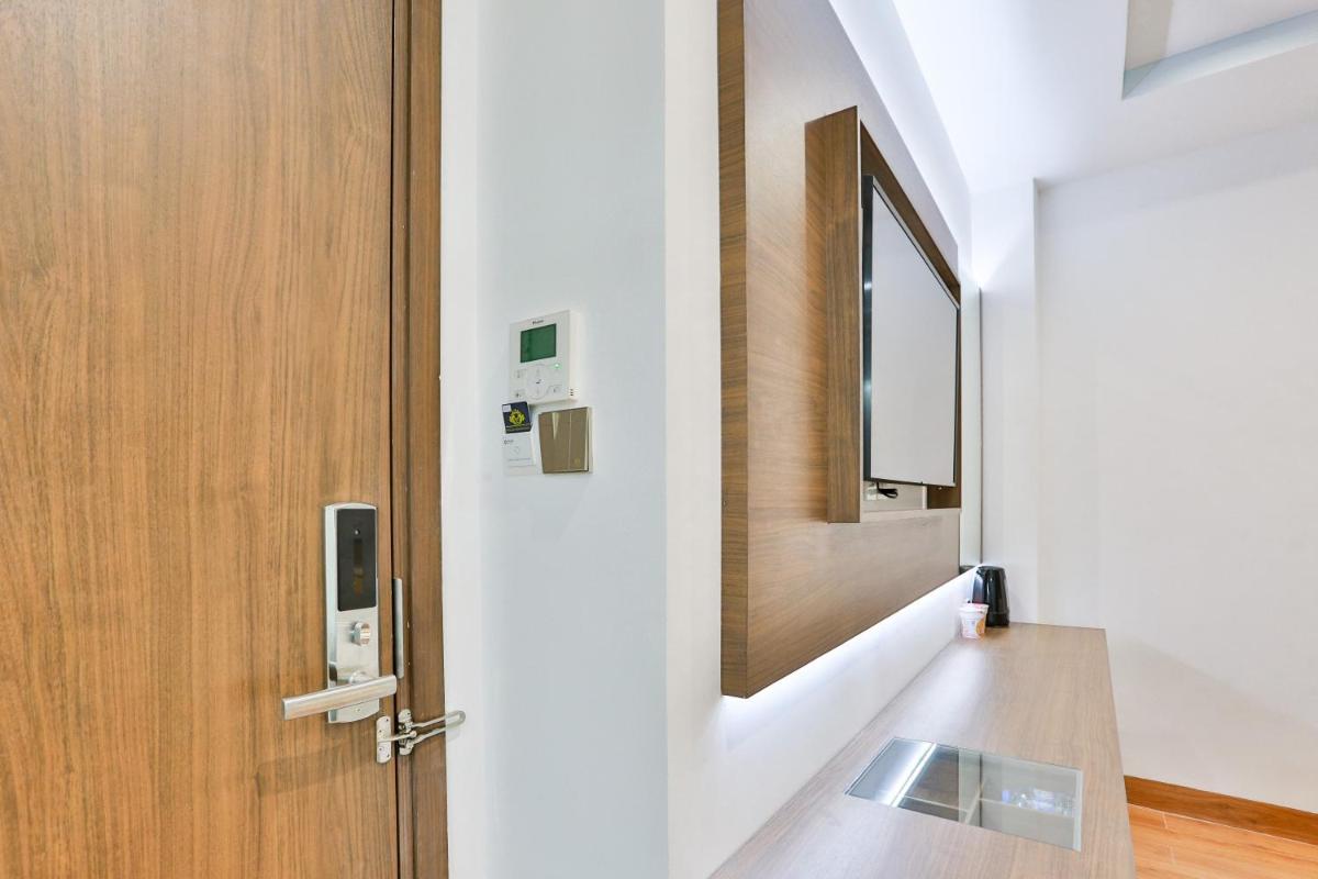 Prague Saigon Airport Hotel - Housity