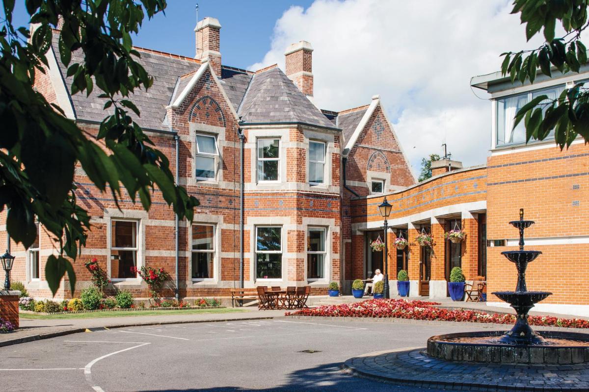 Brandon House Hotel - Housity