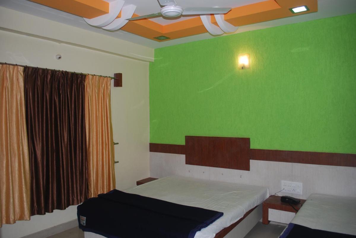 Hotel Disha Palace - Housity