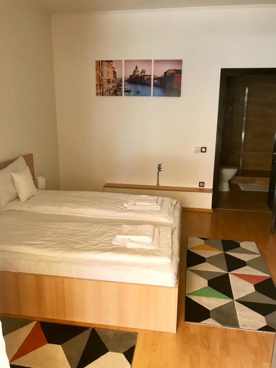 Cristi's Rooms - Pensiune - Housity