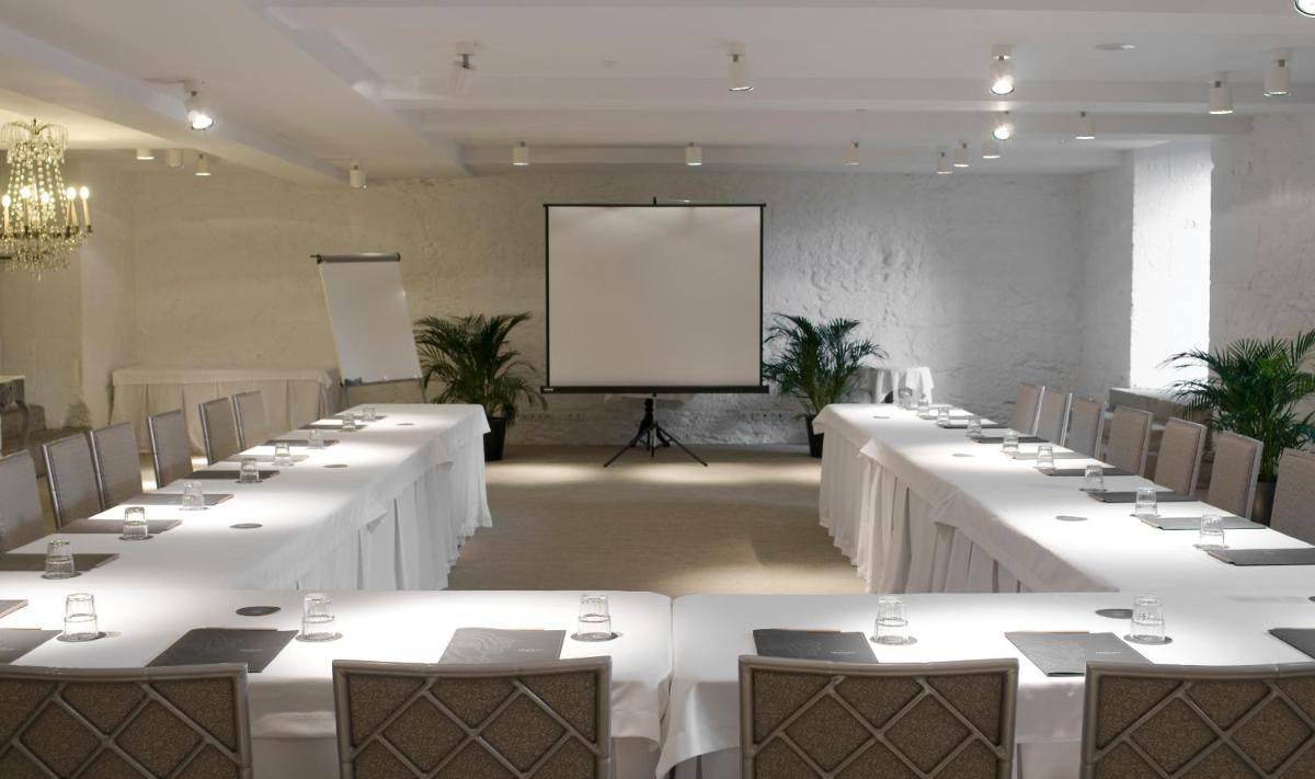 Zona business o sala de conferencias en A Quinta Da Auga Hotel Spa Relais & Chateaux