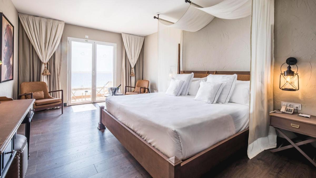 Cama o camas de una habitación en Be Live Adults Only La Cala Boutique Hotel