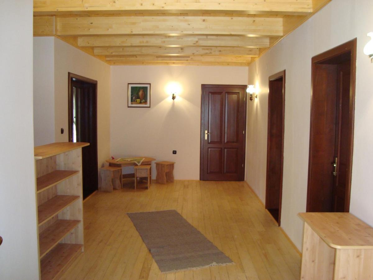 Pensiunea Sapte Flori - Housity