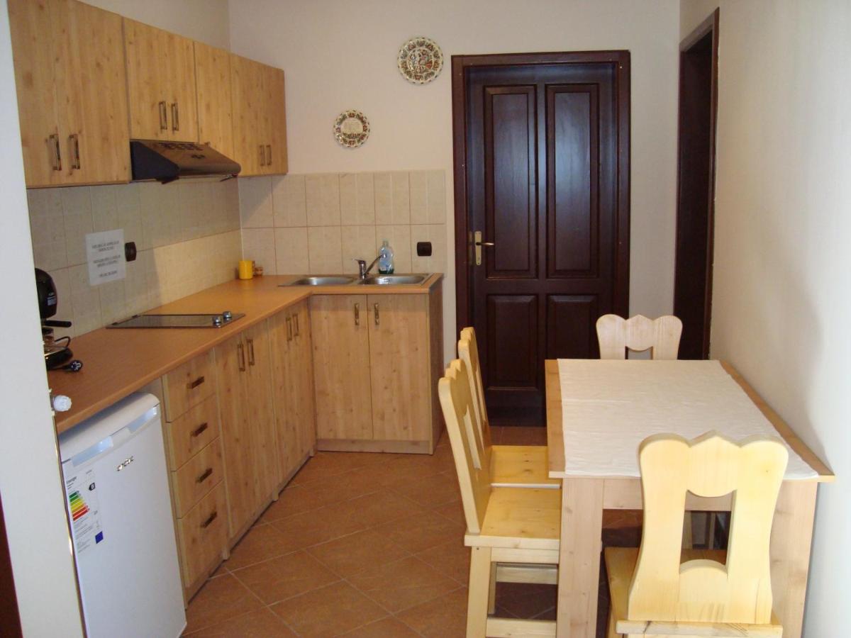 Pensiunea Sapte Flori - Housity