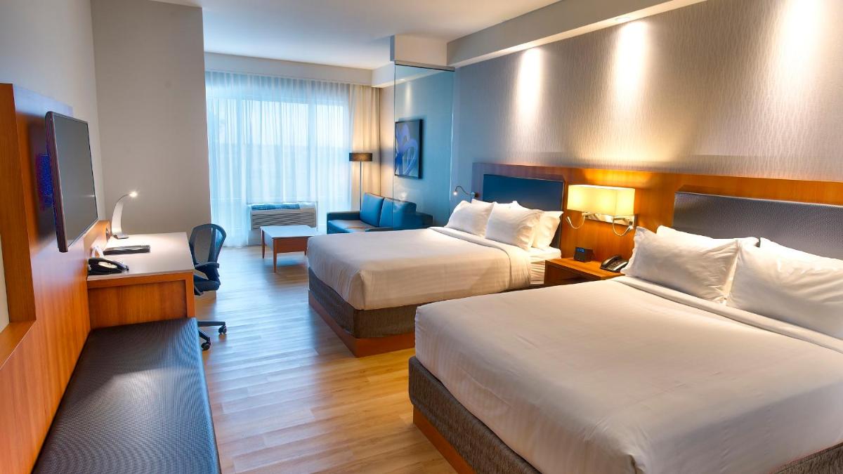 Holiday Inn Express & Suites Vaudreuil-Dorion by IHG - Housity