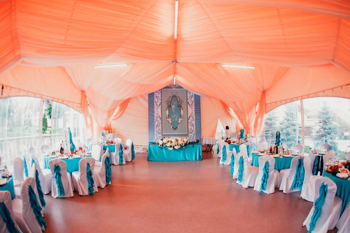 Dvoryanskoe Gnezdo - Housity