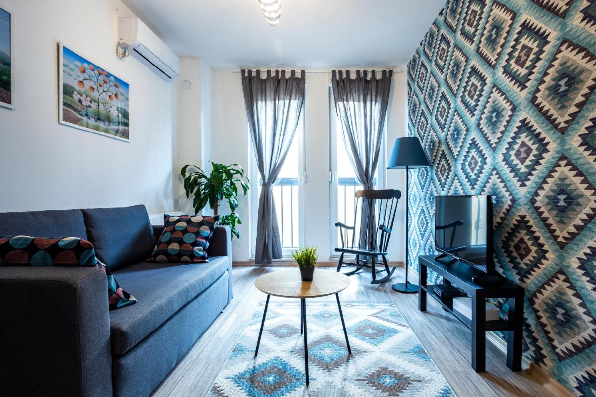 Modern Naive Downtown with free private garage-Fast WI-FI - Housity