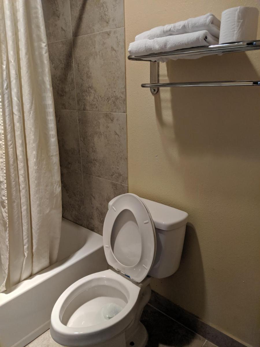 Executive Inn Woodward - Housity