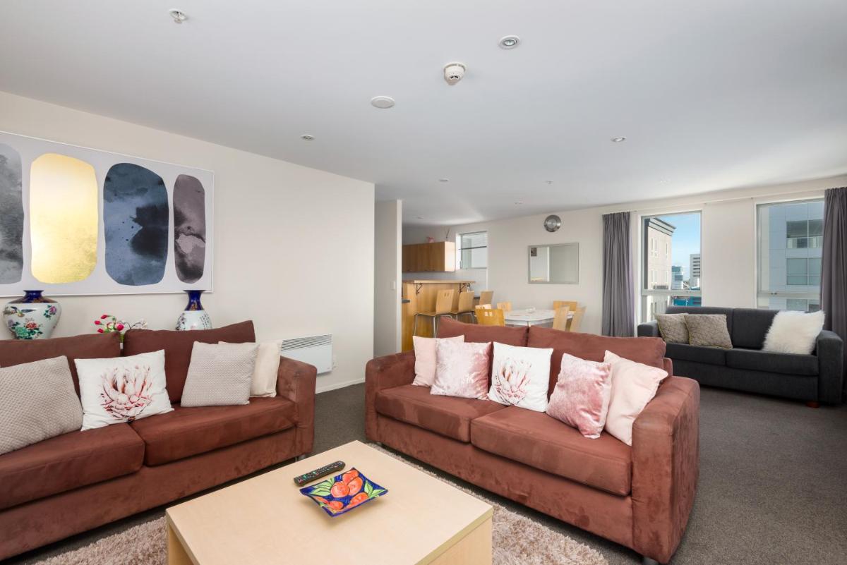 City Center 2bdr apartment with views - Housity