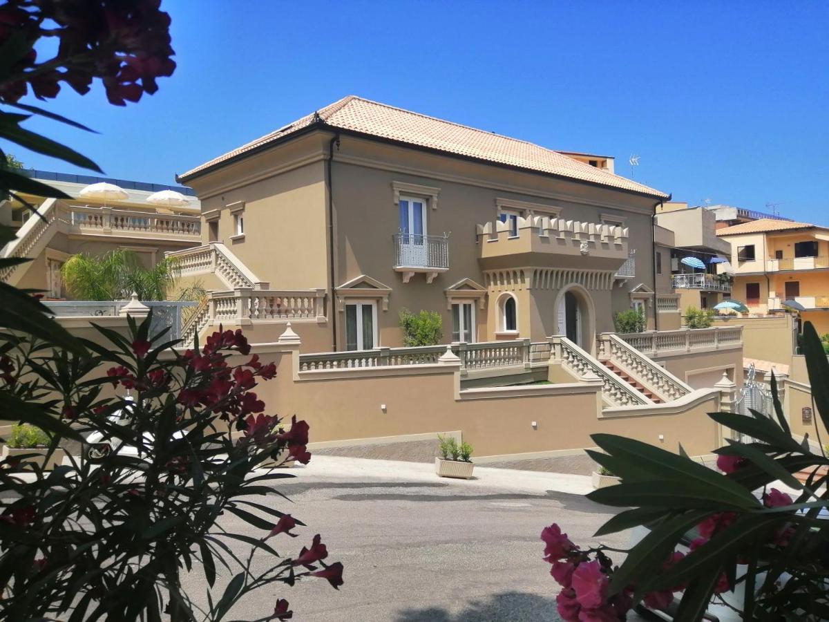 Sui Generis Tropea Luxury Rooms - Housity