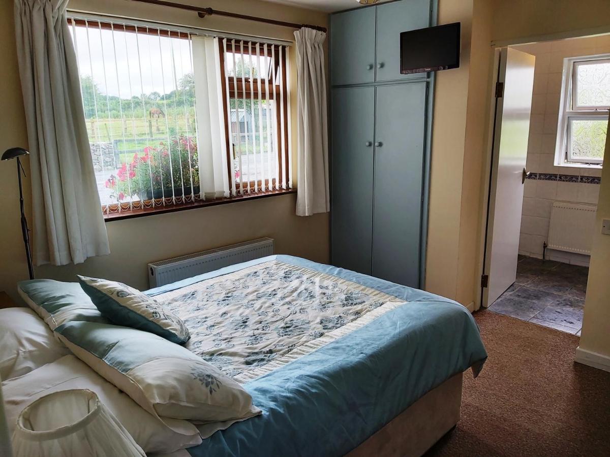 Valley Lodge Room Only Guest House - Housity