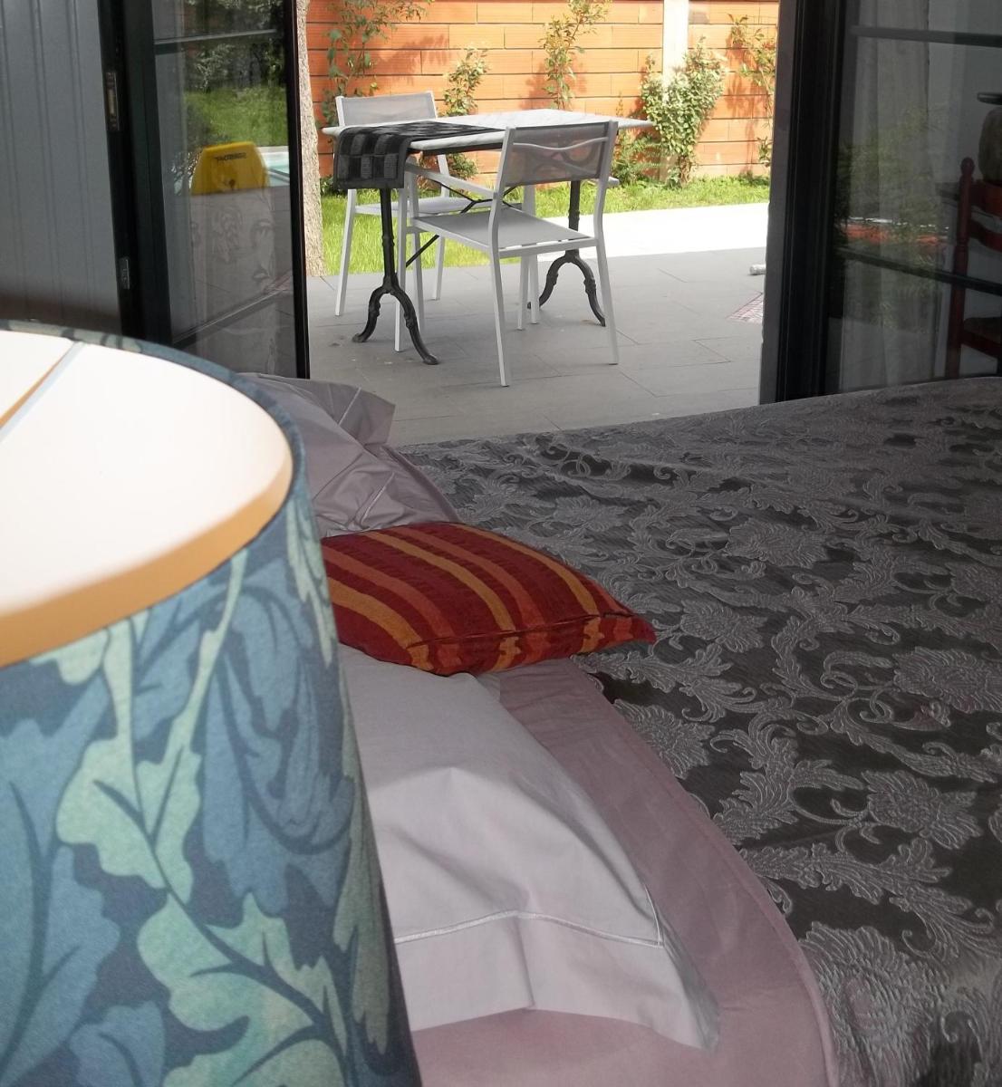 CUGNAUX Toulouse Metropole OUEST Chambre Privée de Luxe - SDB WC privée Terrasse Piscine Aqua Bike - Hizvo